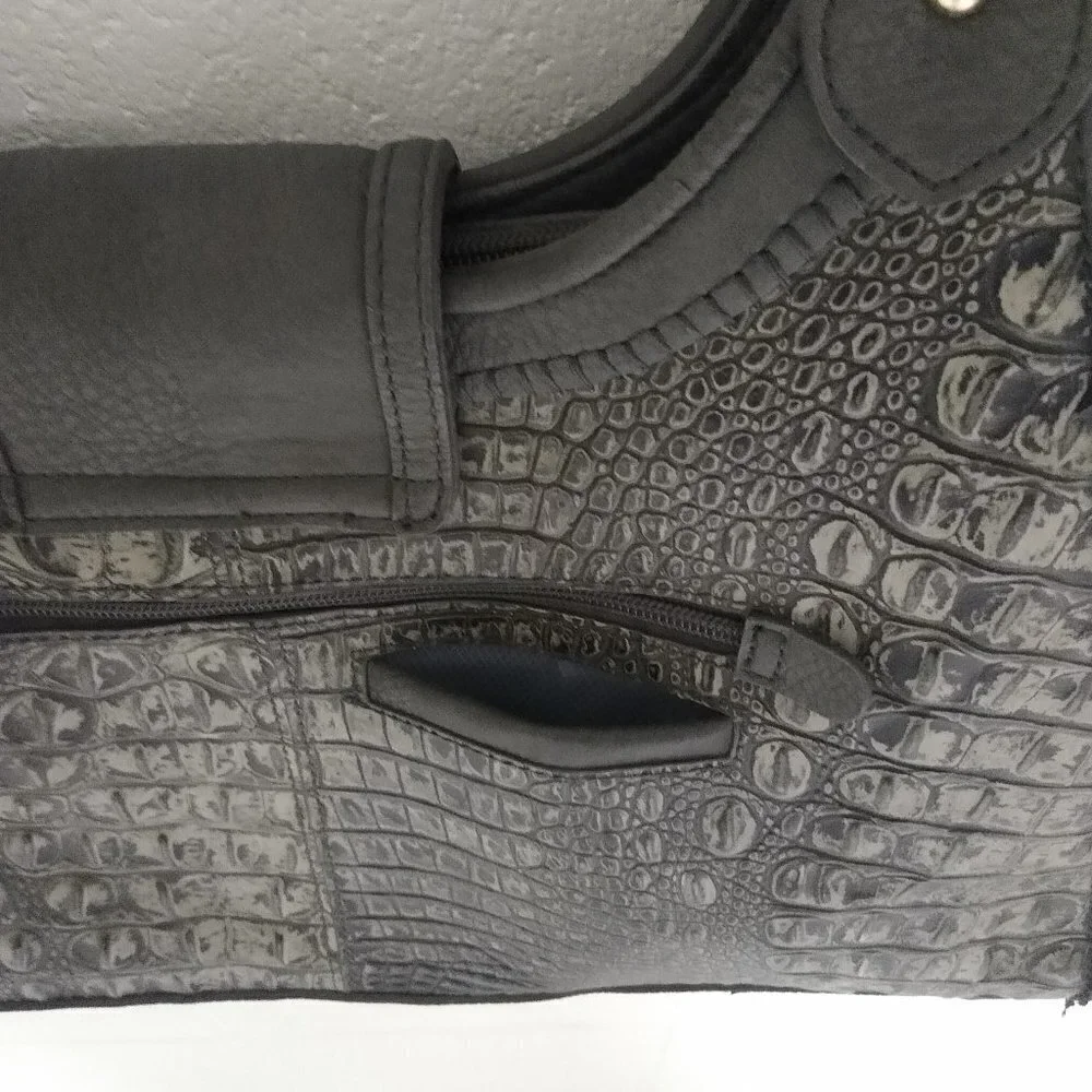 Gray purse with organization. Croc & gold accents.